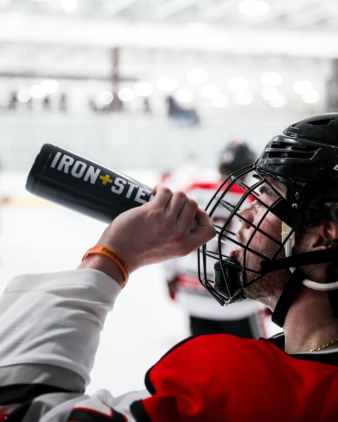 ba_ewisuhockey_water_bottle1.jpg