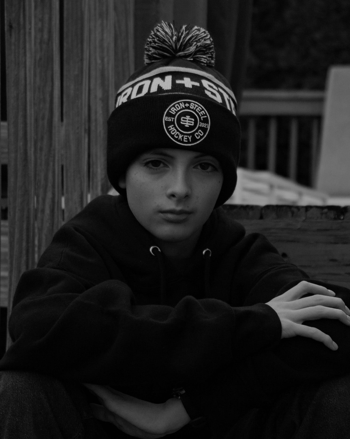 mobile-pom-beanie1025.jpg